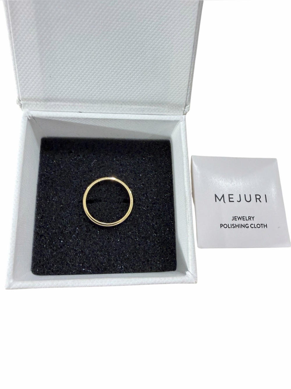 Mejuri 14K Yellow Gold 2mm Curve Band
Ring Size 4.5 New in Box
